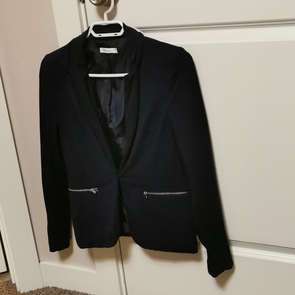 Blazer - Picture 2 of 3